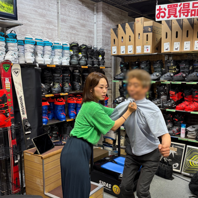 さらに、その3つのポイントを習得するための具体的な練習バリエーションも紹介!
質問もどんどん飛び出し、90分はあっという間でした。
さらに、その3つのポイントを習得するための具体的な練習バリエーションも紹介!
質問もどんどん飛び出し、90分はあっという間でした。